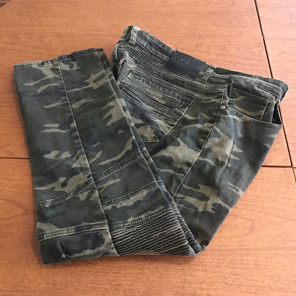 Distinctive Cameo X-ray jeans  36/30